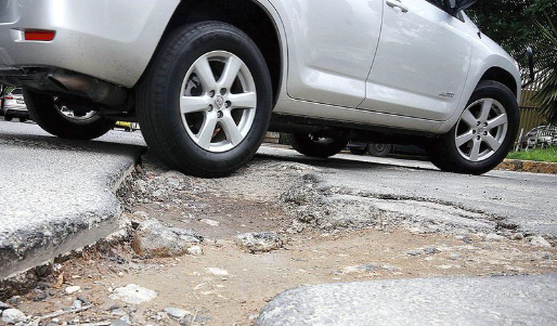 Cómo cuidar las llantas de tu coche de los baches en CDMX