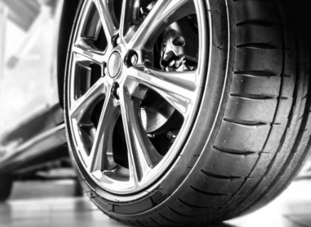 ¿QUÉ FUNCIÓN CUMPLEN LAS LLANTAS EN TU CARRO?