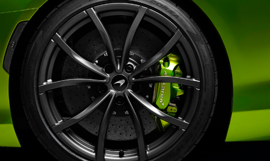 Revolucionando la Seguridad Automotriz: Las Llantas Inteligentes del McLaren Artura